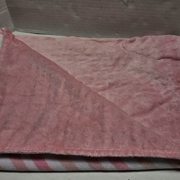 Nuby Plush Soft Baby Girl Pink White Chevron Zig Zag Blanket - Picture 4 of 5